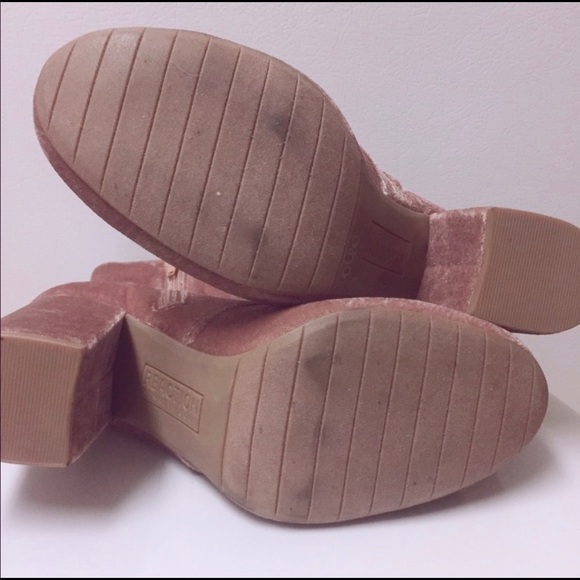 “Corrine” Booties - Picture 5 of 7